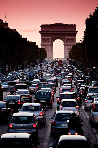 为净化空气！巴黎禁止超过9年的汽车上路