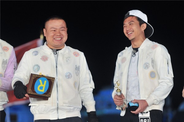 《全世界》好兄弟邓超岳云鹏摘得"跑男"最强者