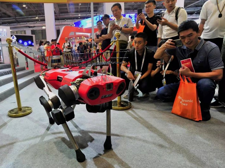 中瑞福寧攜多款“瀋陽造”機器人亮相世界機器人大會