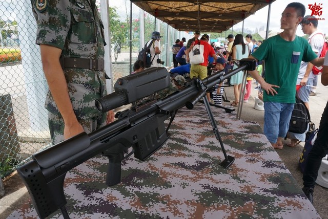 細看國産10式大口徑狙擊步槍