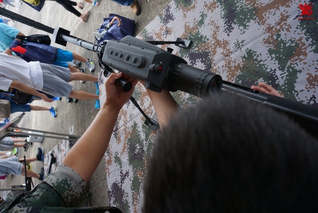 細看國産10式大口徑狙擊步槍