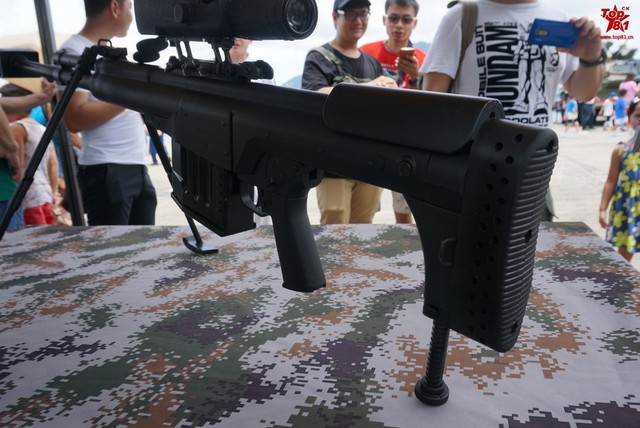 細看國産10式大口徑狙擊步槍