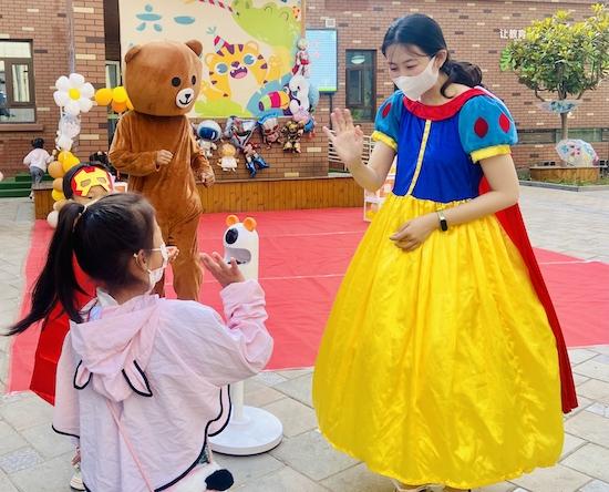 玩转缤纷“六一” 乐享幸福童年——青岛西海岸新区灵山卫中心幼儿园儿童节活动