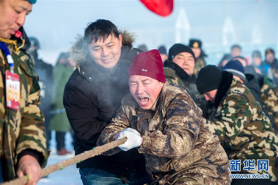 新疆冲乎尔：“雪树银花”童话镇