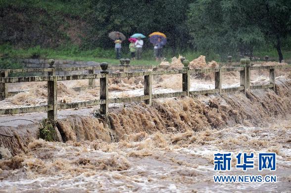 中下游全线超警戒水位——三问当前长江防汛形势