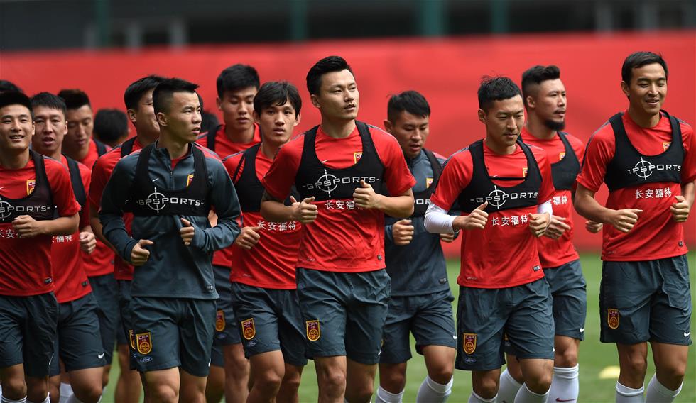 中国男足在昆明海埂集训