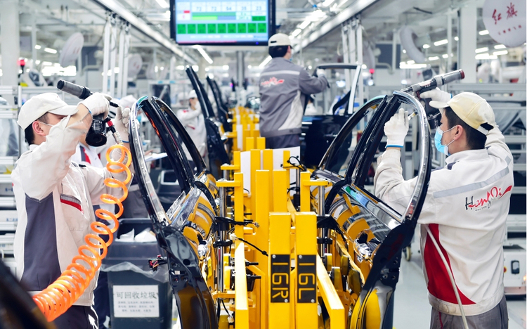 鉴往知来——跟着总书记学历史丨走进新中国汽车工业的摇篮