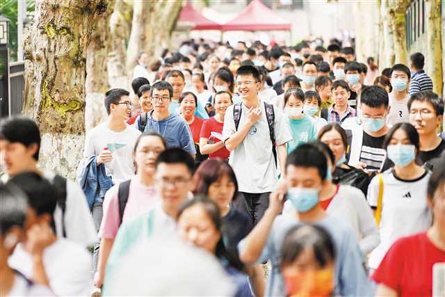 重庆市18.4万名考生参加高考