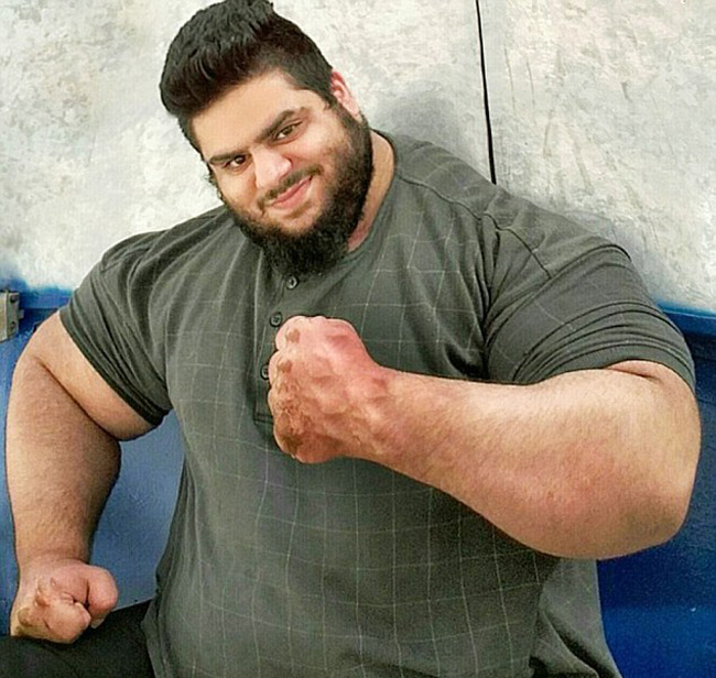 伊朗"绿巨人"可举180公斤重物 宣布要参军攻打is(组图)