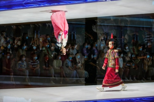 向世界传播古都新时尚2022艺鑫时装周巡回秀场西安站圆满收官