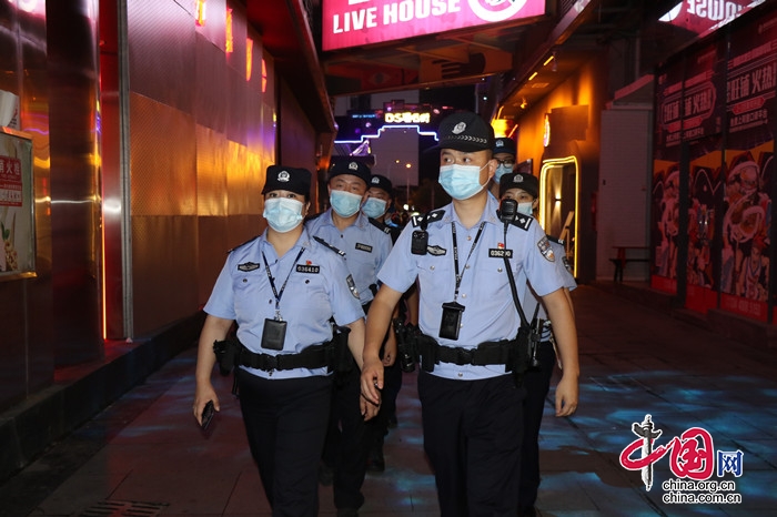 （转载）高考落幕 遂宁河东公安护岗不停歇