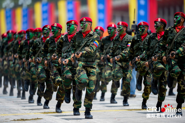 委内瑞拉举行阅兵庆祝独立205周年(组图)