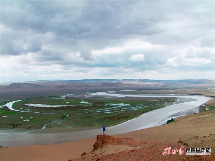 【文旅焦點圖】大漠戈壁間有一幅天然太極圖 金塔縣弱水環流景區等你來_fororder_4