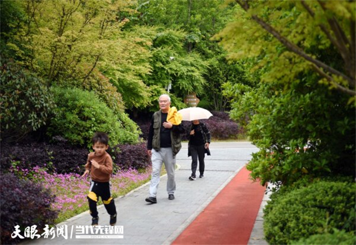 （中首）贵阳双龙生态公园：游客“吸氧”好去处