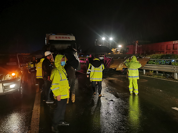 雅西高速冕宁至泸沽路段道路恢复双向通行_fororder_图片2