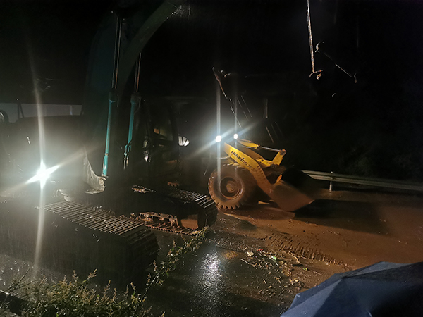 雅西高速冕宁至泸沽路段道路恢复双向通行_fororder_7ACA4788EE38ED77D7BB0EF110DB21D0