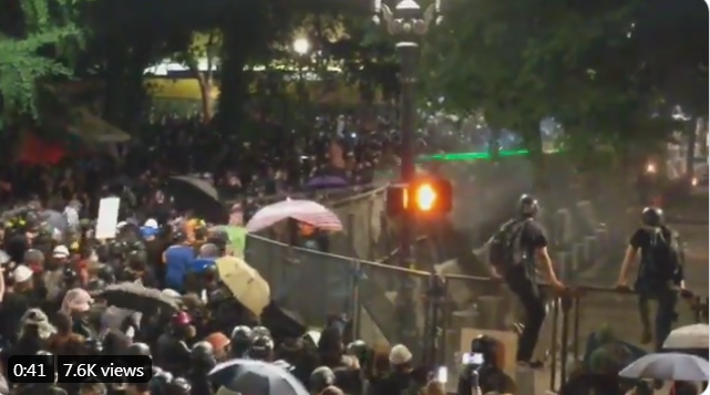 波特兰发生彻夜骚乱 CNN：美国出现令人震惊场景！