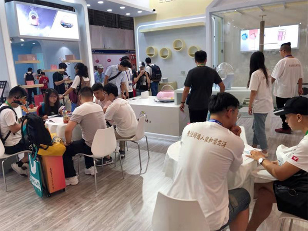 咪伶咪俐受邀参加2019亚洲宠物展开幕：专注缔造人宠和谐生活