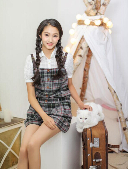 成年礼正确打开方式!欧阳娜娜林妙可关晓彤 昔日童星衣品PK