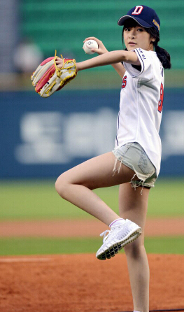 成年礼正确打开方式!欧阳娜娜林妙可关晓彤 昔日童星衣品PK