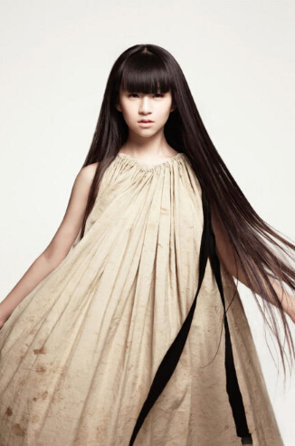 成年礼正确打开方式!欧阳娜娜林妙可关晓彤 昔日童星衣品PK