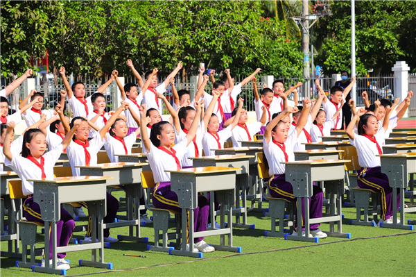 (城市频道)海口市白沙门小学举行2022年“廉洁自律、一起向未来”课桌操比赛_fororder_海南3