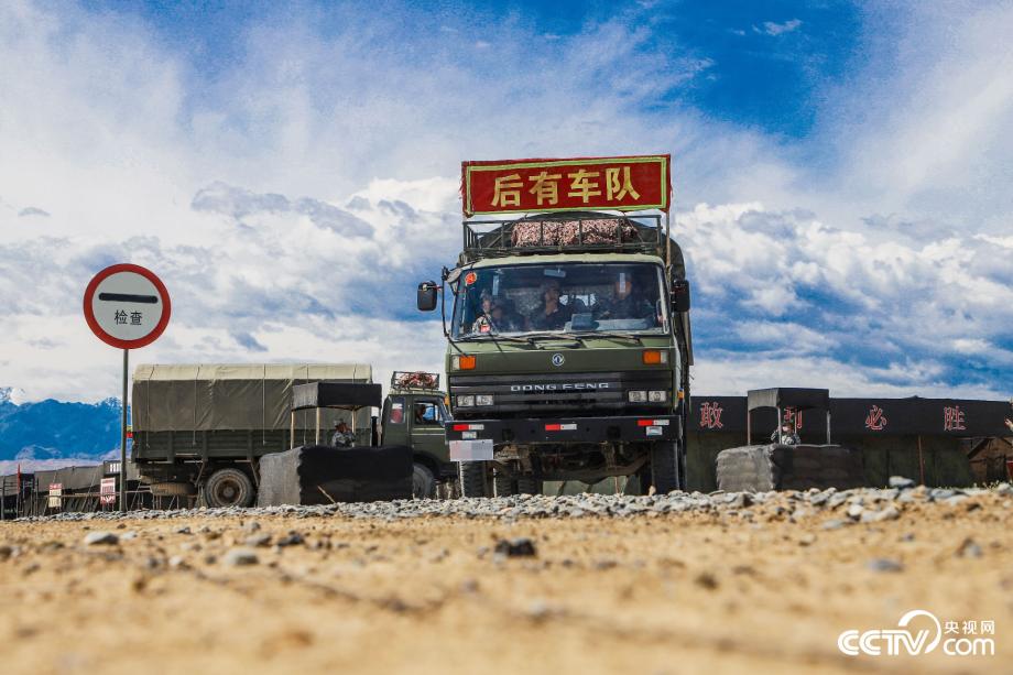 火炮怒吼震天山 大漠戈壁淬利剑