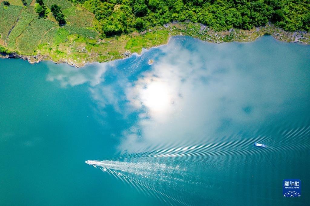 飞阅乌江源百里画廊