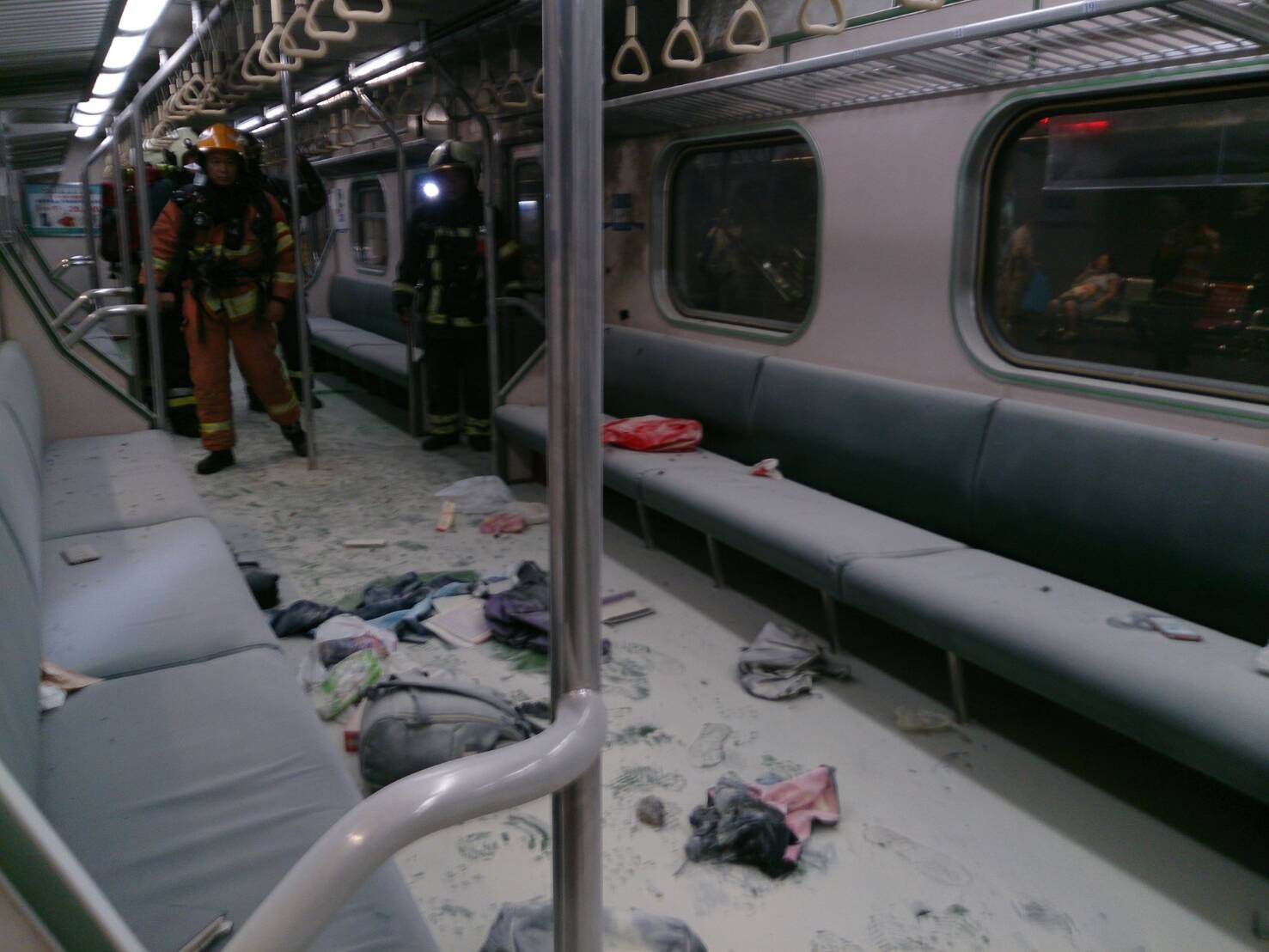台湾松山火车站车厢惊传爆炸 已致21伤(图)