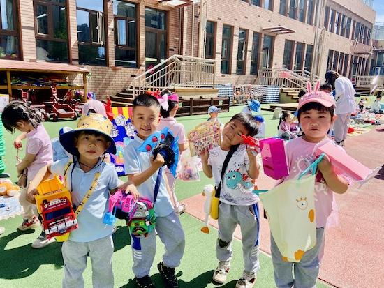 玩转缤纷“六一” 乐享幸福童年——青岛西海岸新区灵山卫中心幼儿园儿童节活动