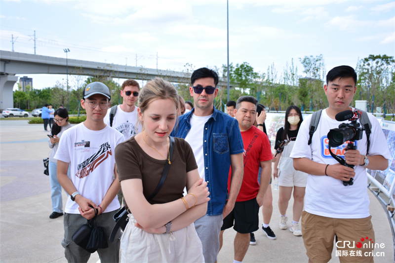 “浪漫的西安惹人迷醉” 国际体验官情陷丝路欢乐世界_fororder_图片86