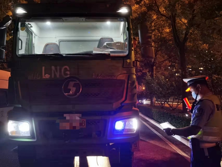 （原创）石家庄交警再部精兵 持续开展道路交通安全隐患排查整治行动_fororder_33