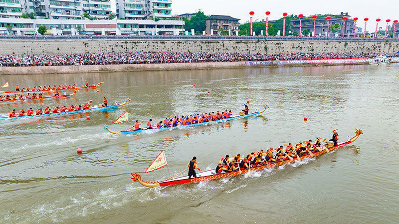 百舟竞渡迎端午 富顺县第二届端午龙舟文化旅游活动精彩上演_fororder_6赛龙舟比赛现场（摄影-廖志全）
