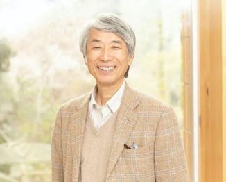 日本丽泽大学名誉教授三潴正道：