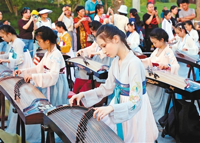 【中首  陜西  圖】秦人秦地彈秦箏