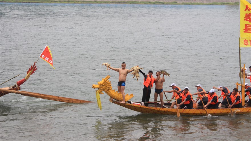 The 22nd China Ankang Han River Dragon Boat Festival Kicks off_fororder_13