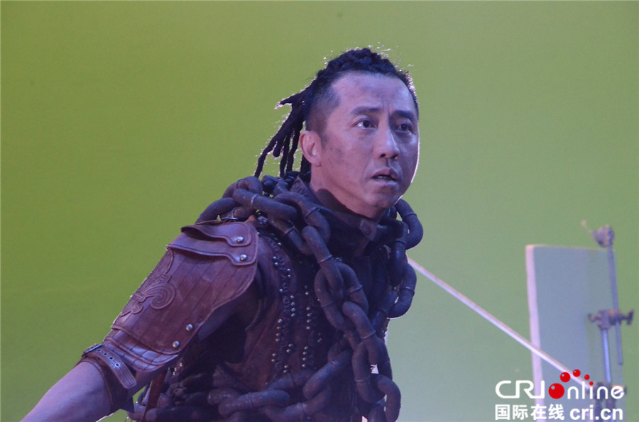 好声音更名新歌声 导师拍宣传片:哈林与机器猩猩共舞