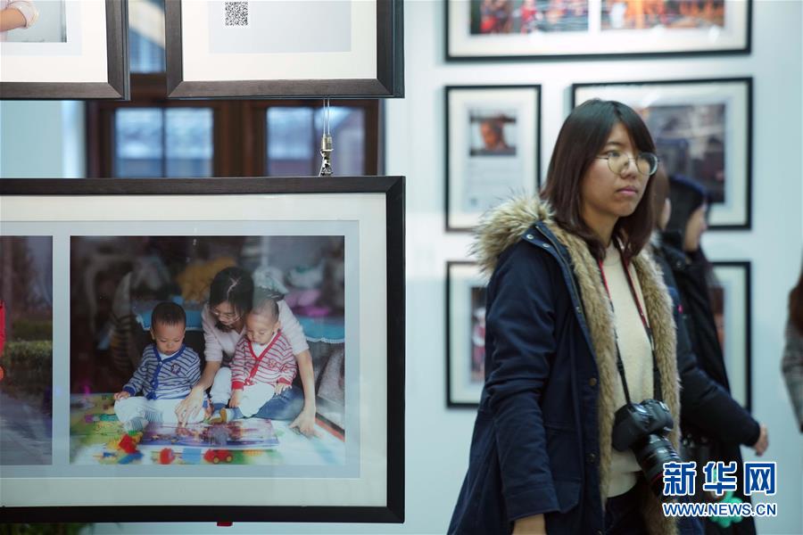 “她的故事”女性人物攝影展在京開幕