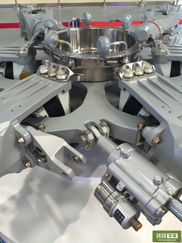 AC313首开国产直升机应急漂浮 AC313首开国产直升机应急漂浮