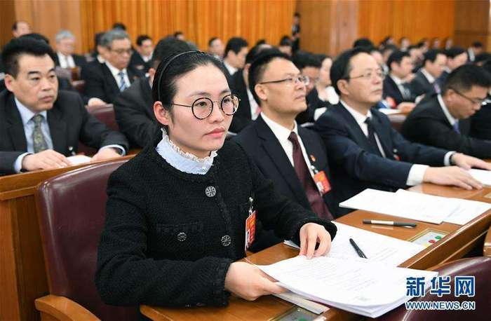 (시골 제1서기들의 이야기) 시골서 촌민들을 이끌고 부유의 길로 향한 왕맹맹서기_fororder_王萌萌-1