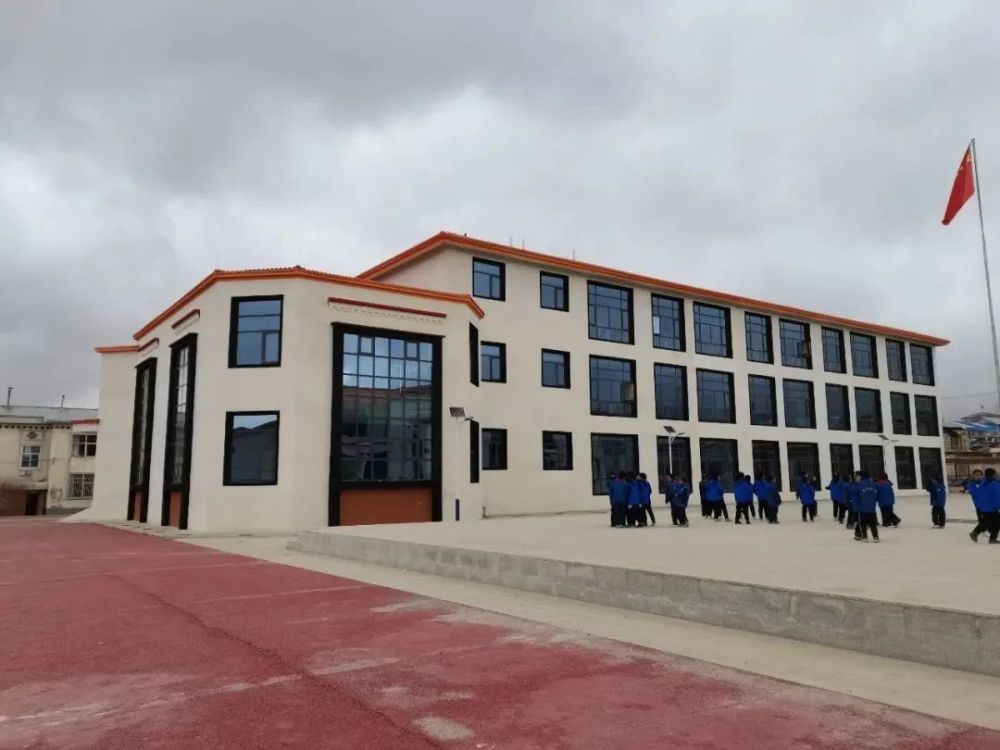 创新科技为学子保驾护航 空气能十大品牌四季沐歌标杆案例分享