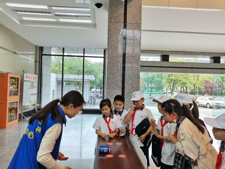 （转载）遂宁市人民检察院召开“携手落实‘两法’共护祖国未来”新闻发布会