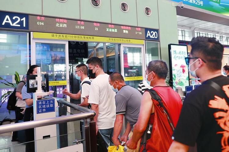 铁路暑运7月1日开启 南宁往热门方向加开动车