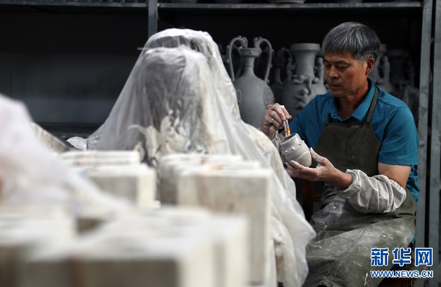 洛阳创建东亚文化之都 | 洛阳唐三彩：匠心传承经典 创新涂抹未来