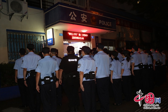 （转载）高考落幕 遂宁河东公安护岗不停歇