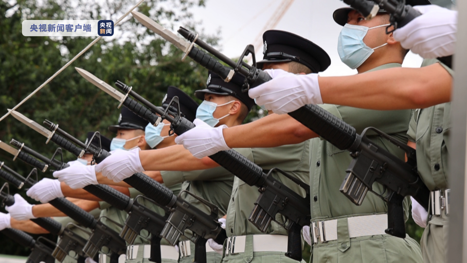 總臺記者探訪丨香港警員：把香港回歸祖國25週年當成自己最珍貴生日禮物