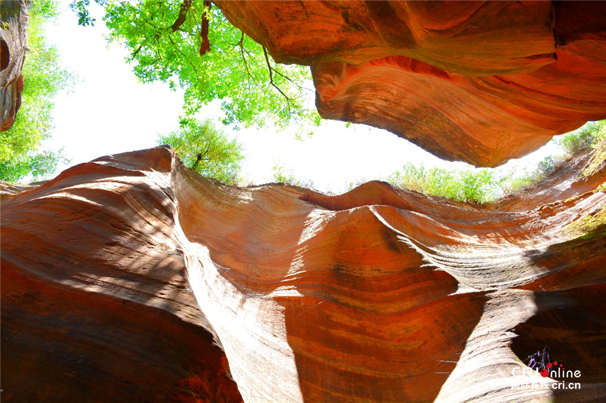 在甘泉遇见“世界活丹霞”  感受大自然的鬼斧神工_fororder_图片43