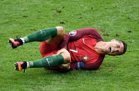 曝C罗初步诊断为左膝韧带损伤 告别赛场至少一个月 曝C罗初步诊断为左膝韧带损伤 告别赛场至少一个月