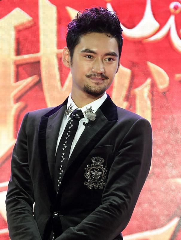 《我们来了》刘嘉玲变霸道总裁 赵雅芝优雅十足_娱乐_腾讯网