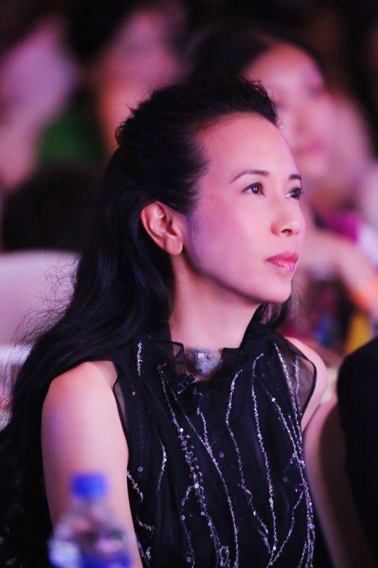 《我们来了》刘嘉玲变霸道总裁 赵雅芝优雅十足_娱乐_腾讯网